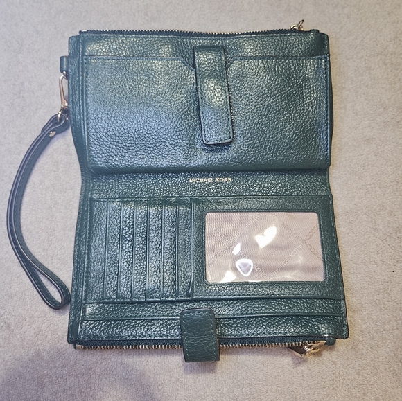 Michael Kors Green Wristlet - Picture 8 of 8
